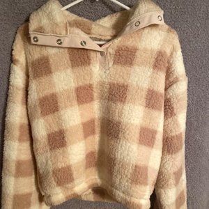 1/4 button sherpa